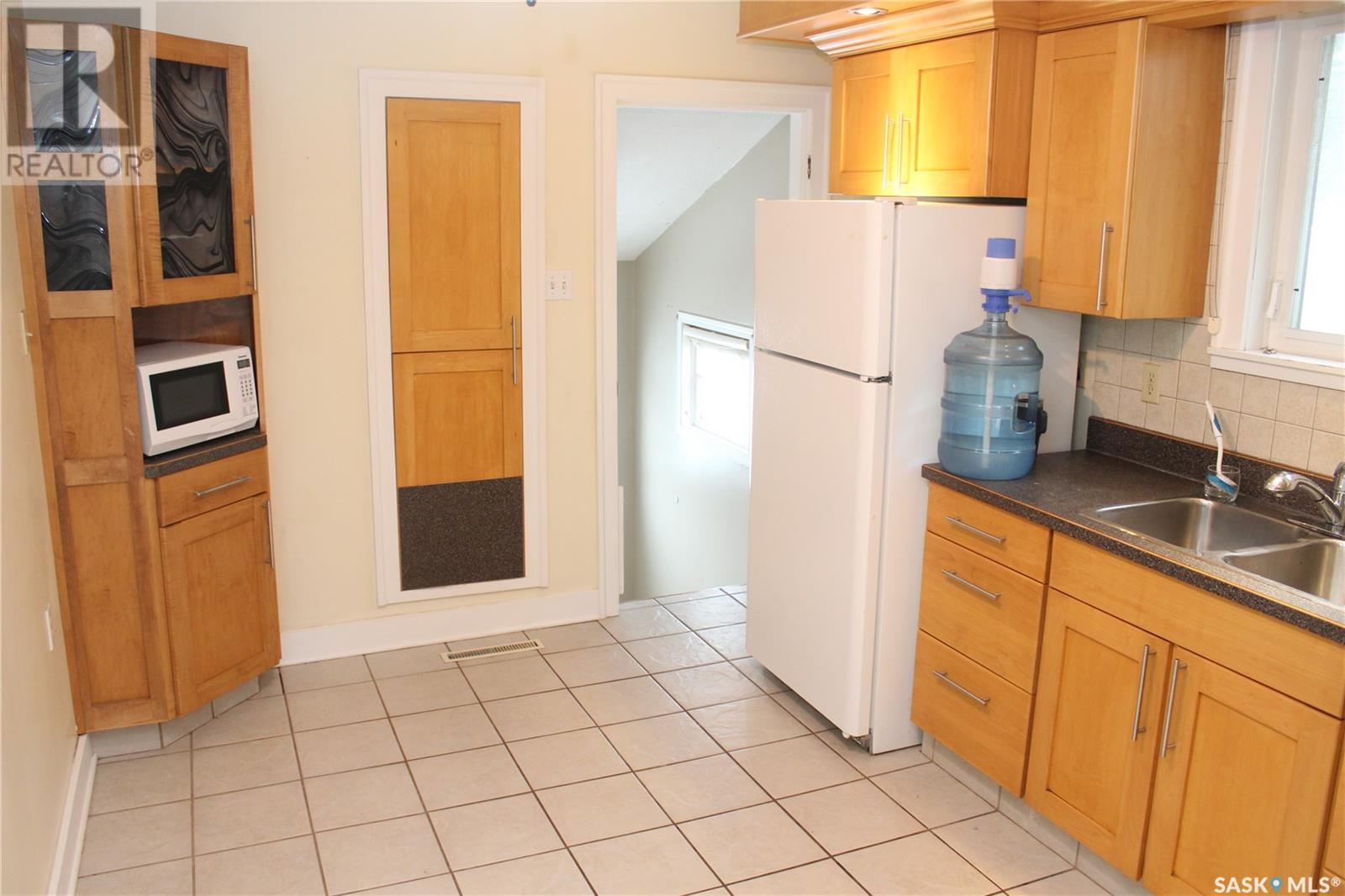 Property at 2467 Edgar STREET image 4