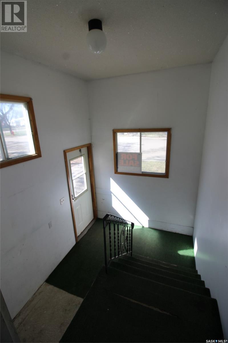 Property at 420 1st STREET W image 2
