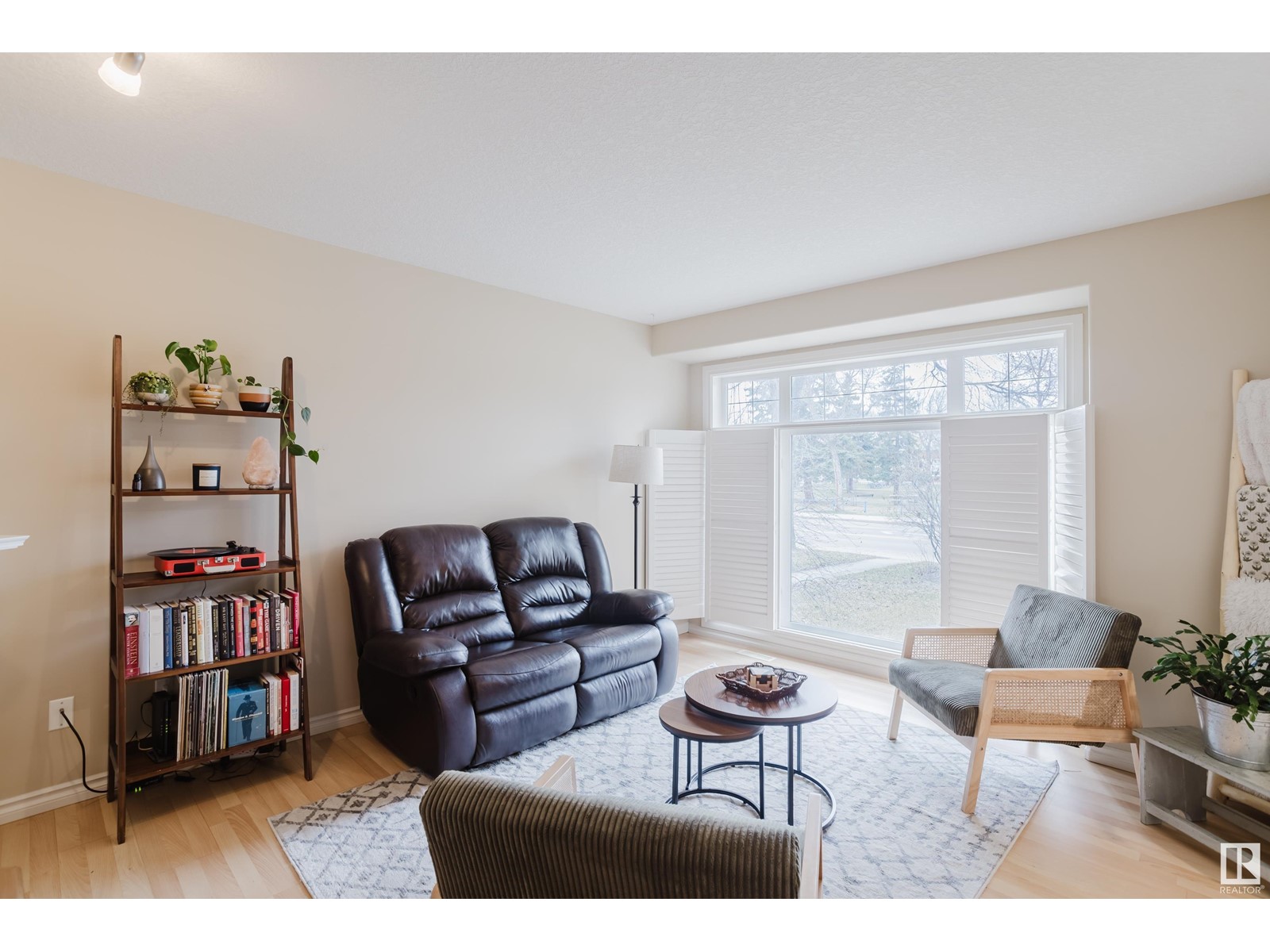 Property at 11335 76 AV NW image 3