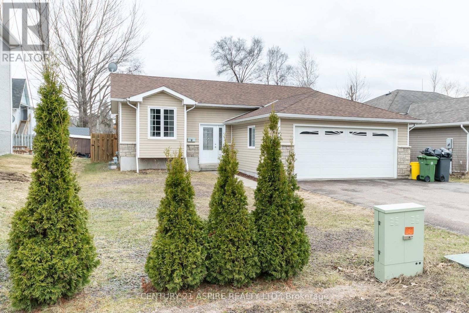 Property at 10 VEREYKEN CRESCENT image 1