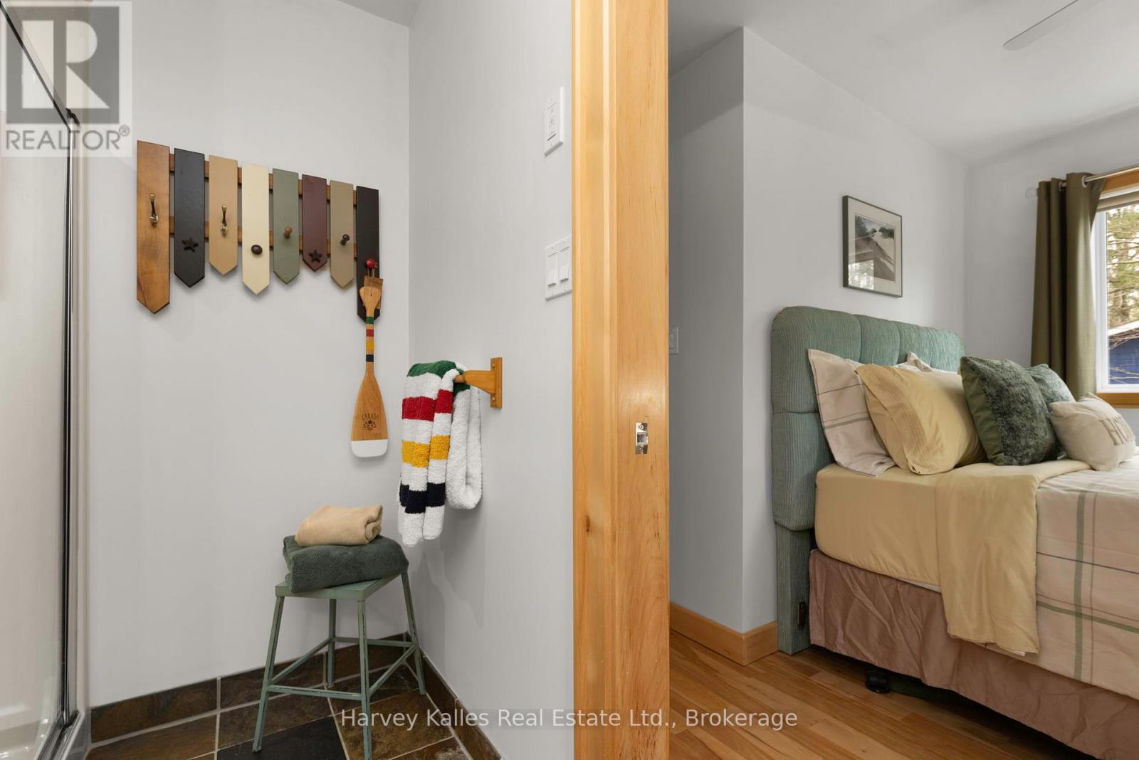1114 Bruce Lake Drive, Muskoka Lakes, Ontario  P0B 1G0 - Photo 12 - X12097371