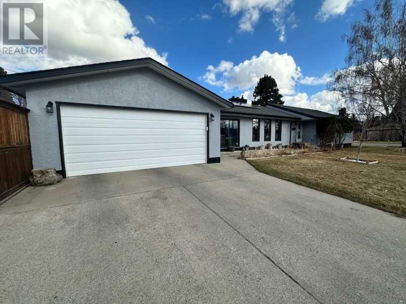 Property at 1611 24 Street S image 3