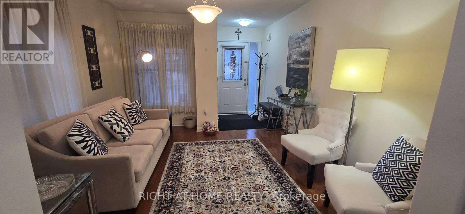 (Main & 2nd Floor) - 211 Chilcott Crescent, Newmarket, Ontario  L3X 3G6 - Photo 2 - N12097407