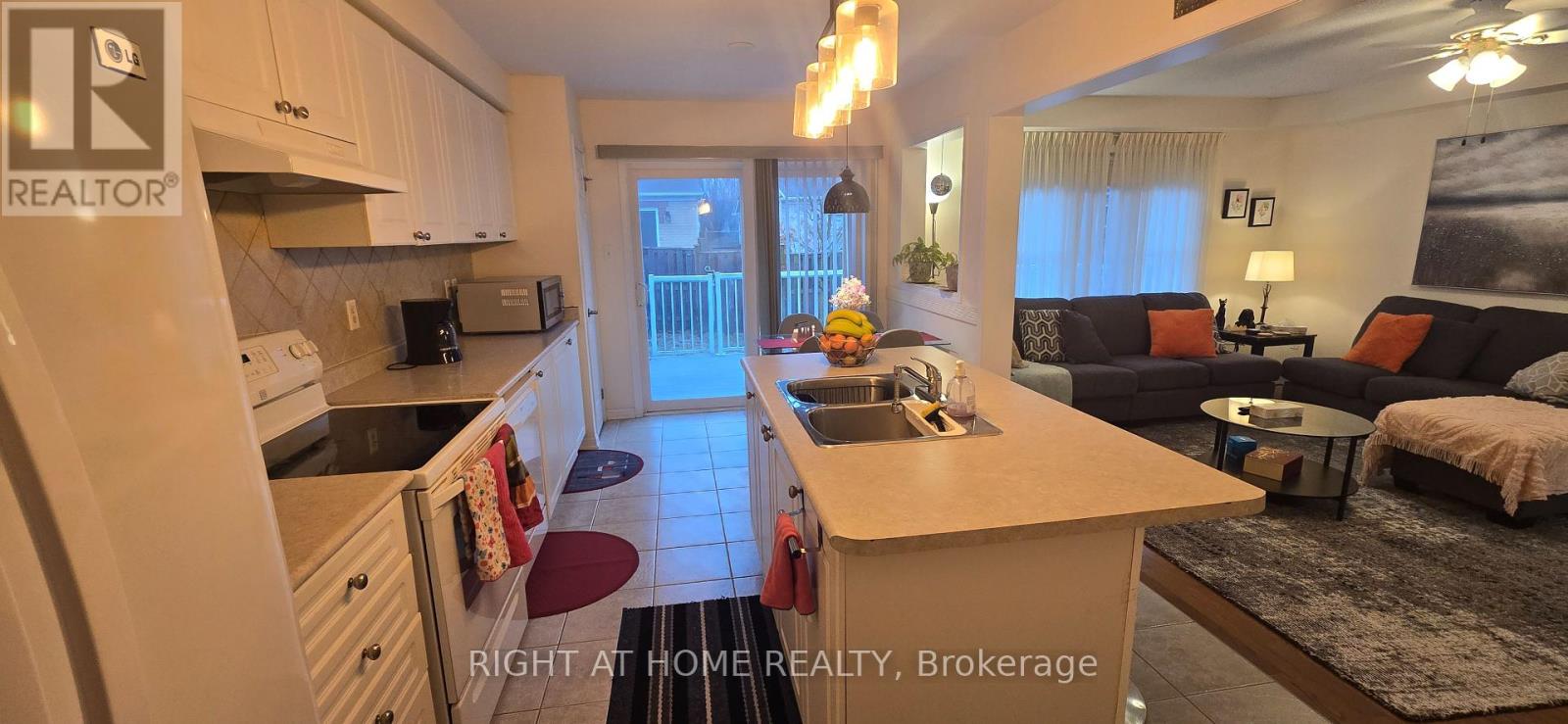 (Main & 2nd Floor) - 211 Chilcott Crescent, Newmarket, Ontario  L3X 3G6 - Photo 6 - N12097407