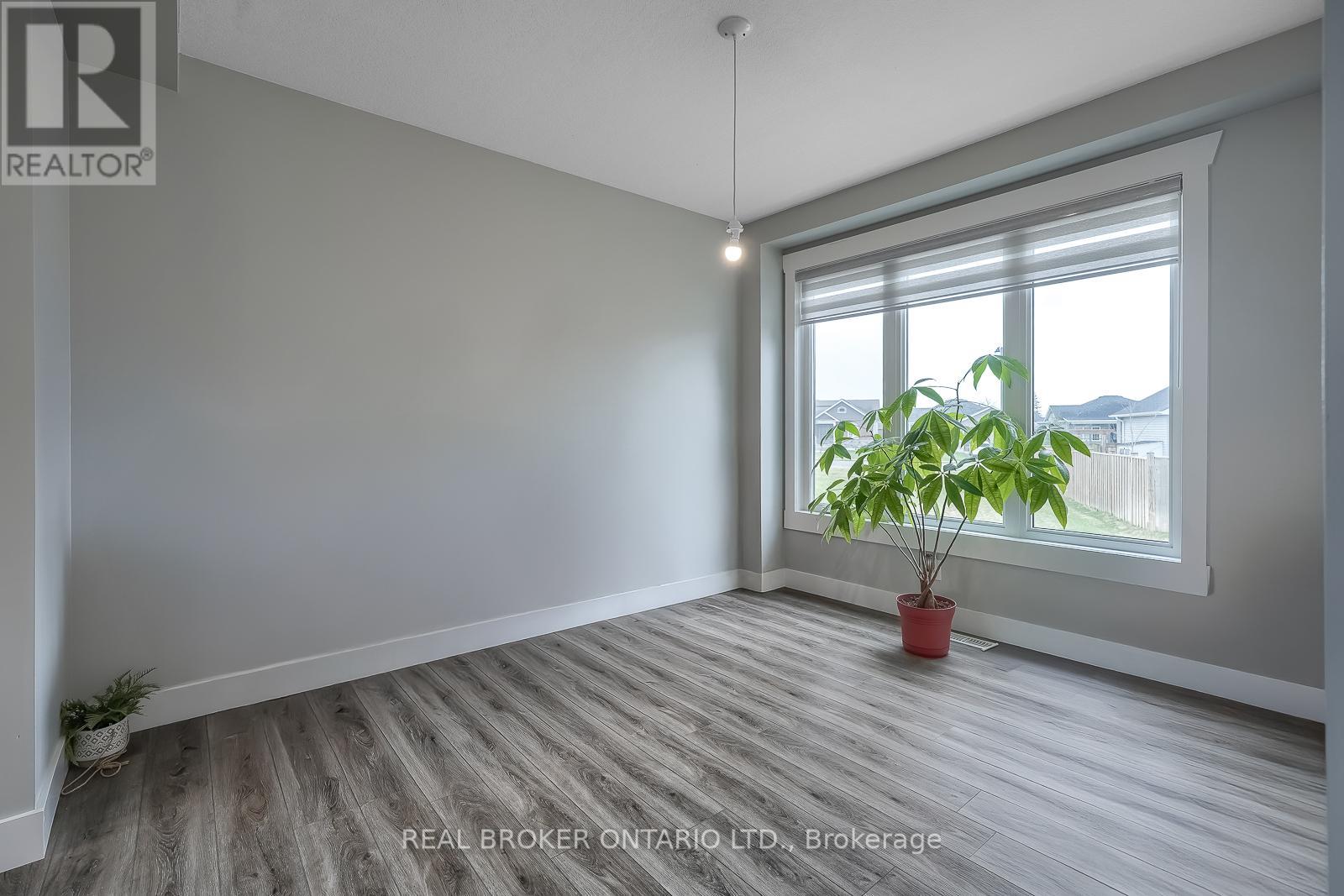 44 Allenwood Road, Springwater, Ontario  L0L 1P0 - Photo 13 - S12097409