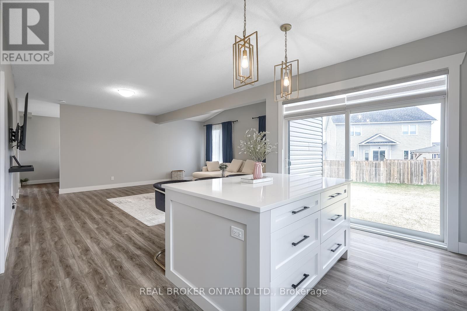 44 Allenwood Road, Springwater, Ontario  L0L 1P0 - Photo 24 - S12097409