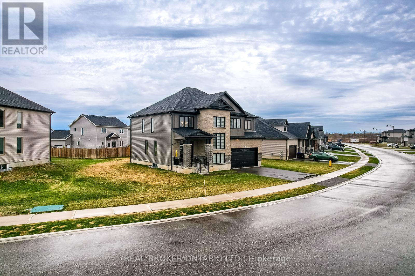 44 Allenwood Road, Springwater, Ontario  L0L 1P0 - Photo 4 - S12097409