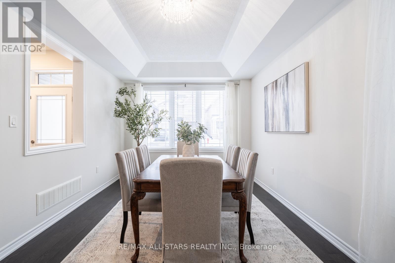23 Terrell Avenue, Georgina, Ontario  L4P 0C8 - Photo 6 - N11935602