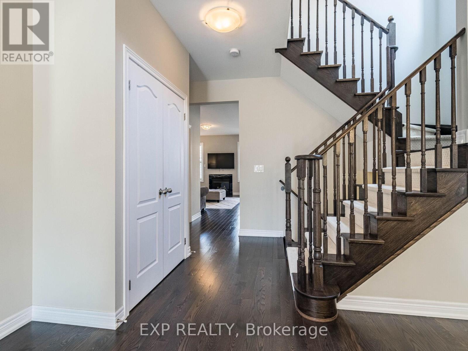 353 Hincks Drive, Milton, Ontario  L9T 8T9 - Photo 9 - W12097397