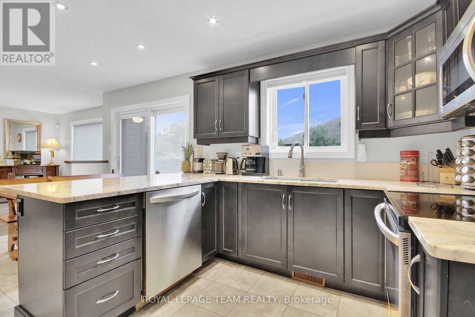 638 Robert Hill Street N, Mississippi Mills, Ontario  K0A 1A0 - Photo 10 - X12097425