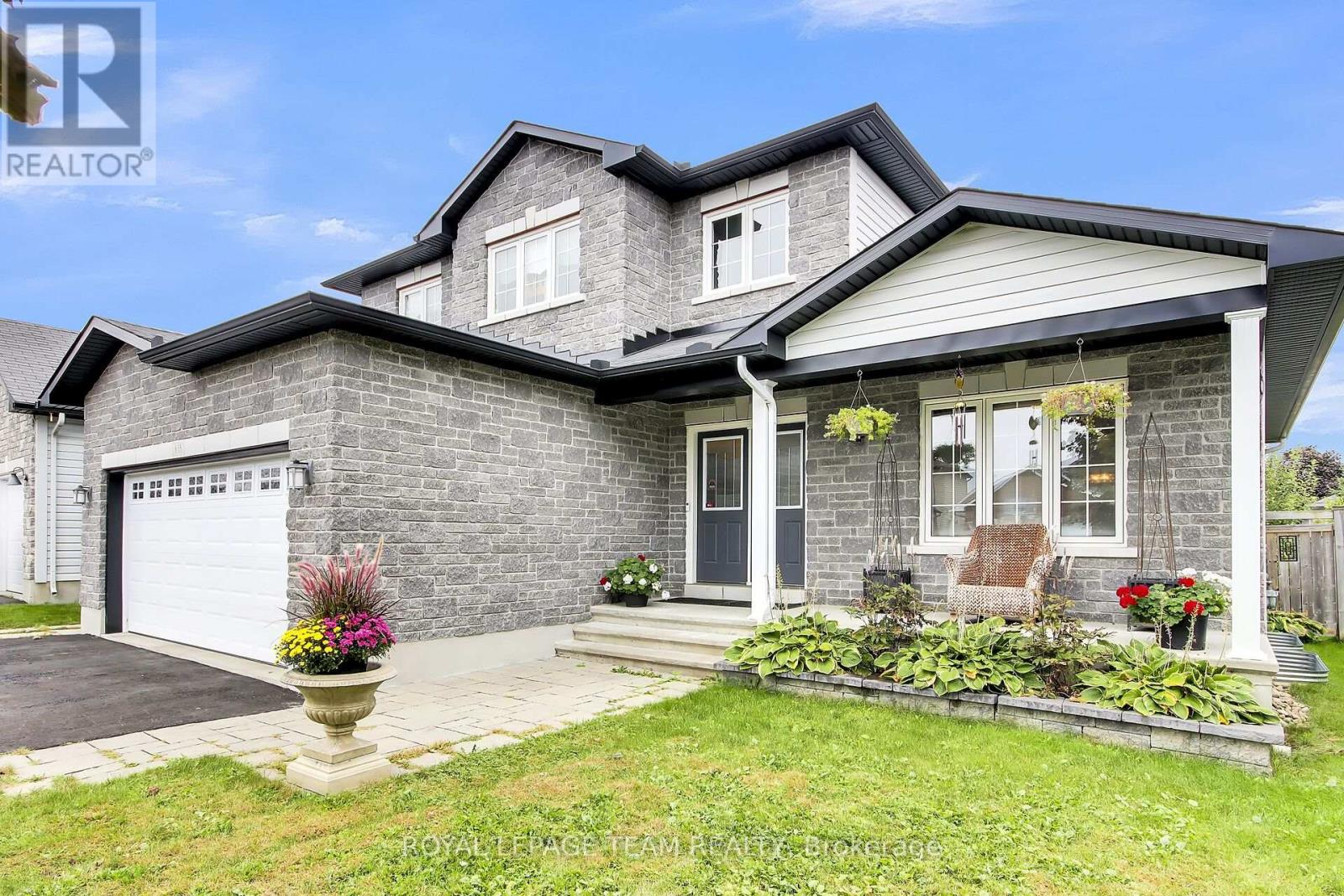 638 Robert Hill Street N, Mississippi Mills, Ontario  K0A 1A0 - Photo 2 - X12097425