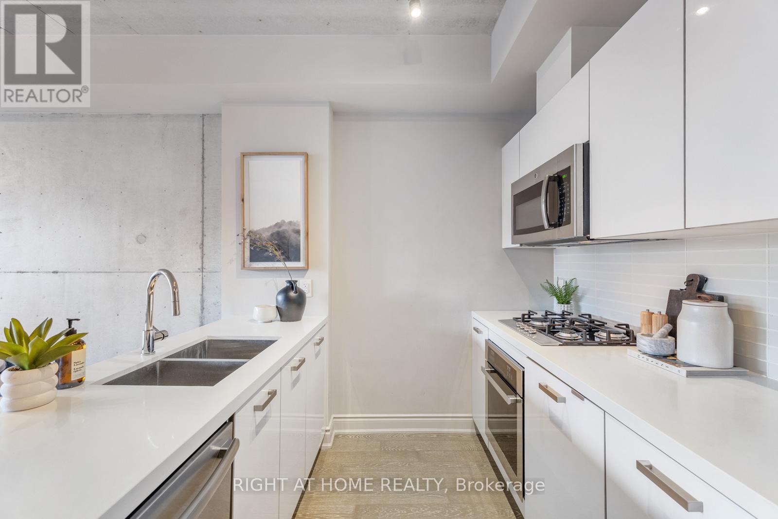 320 - 608 Richmond Street W, Toronto, Ontario  M5V 0N9 - Photo 4 - C12051964