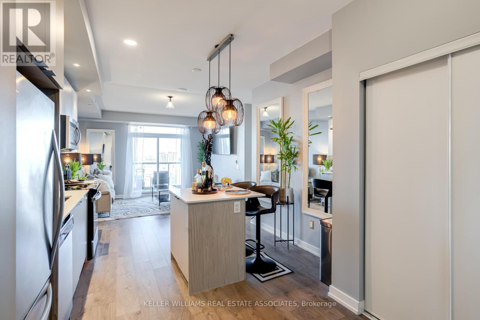 1307 - 55 Duke Street W, Kitchener, Ontario  N2H 0C9 - Photo 2 - X12097426