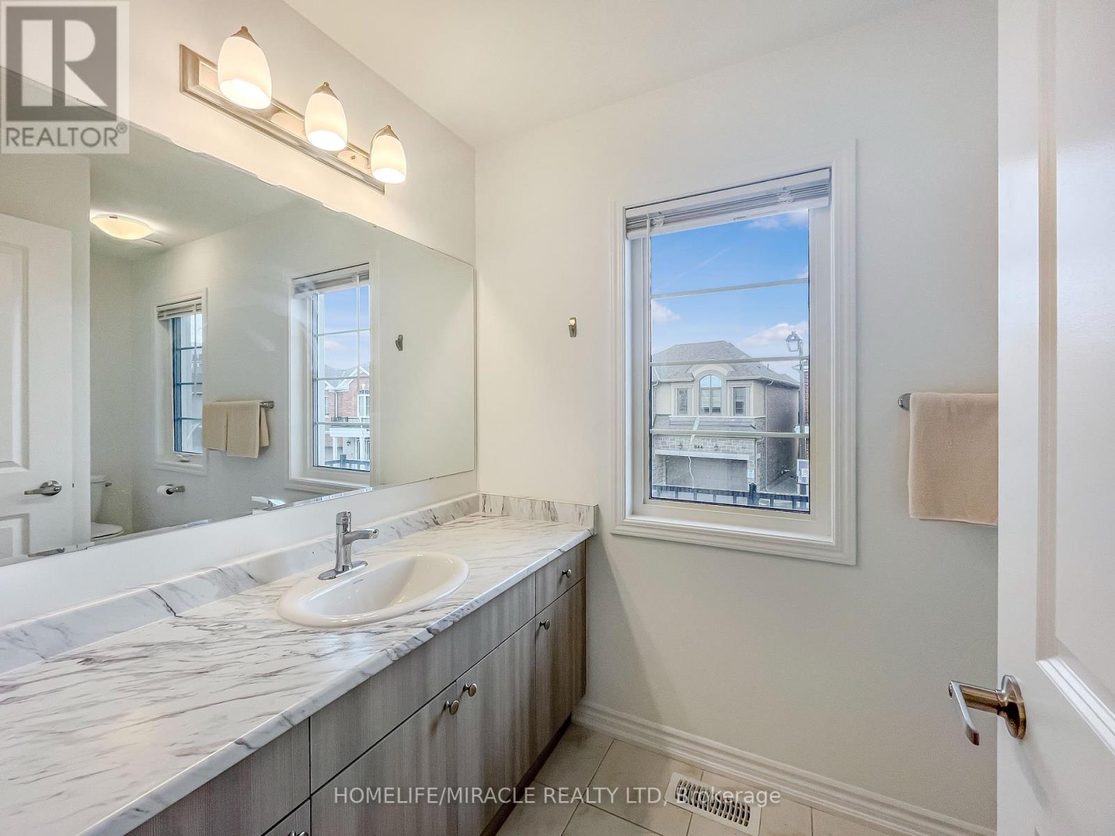 1270 Redbud Garden, Milton, Ontario  L9E 1R8 - Photo 23 - W12094345