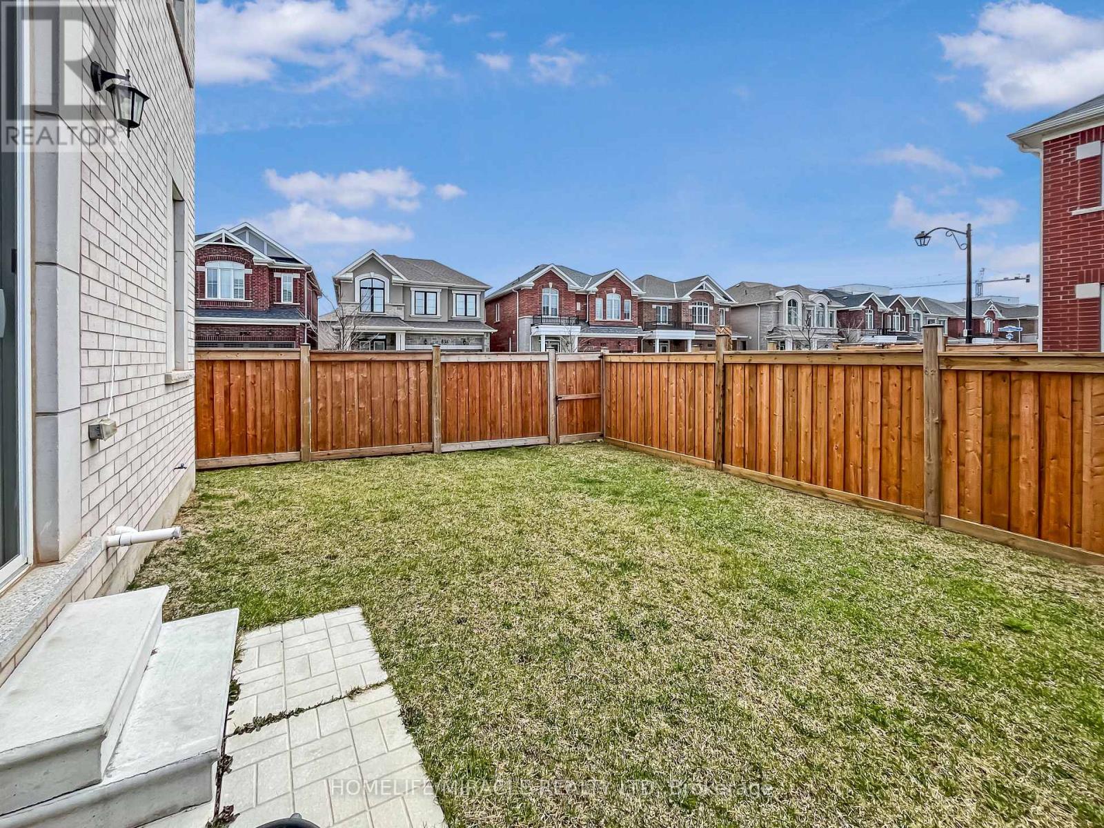 1270 Redbud Garden, Milton, Ontario  L9E 1R8 - Photo 30 - W12094345