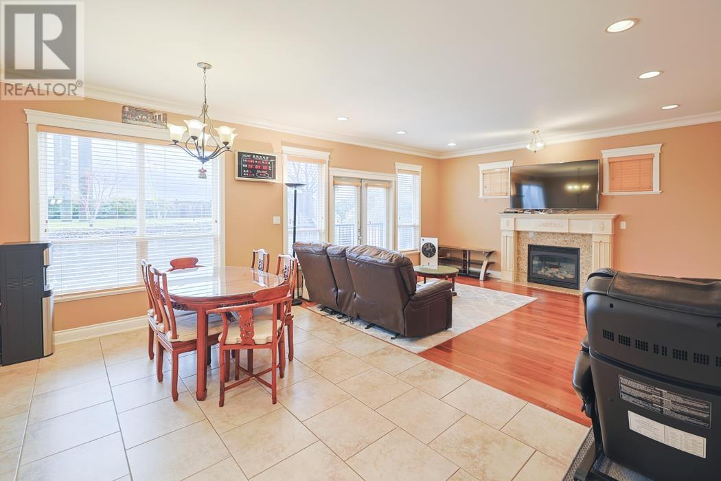 Property at 3102 ROBSON DRIVE image 3