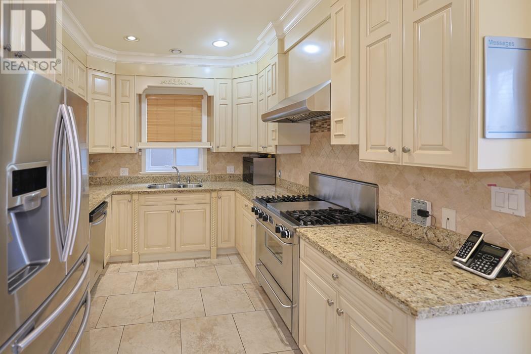 Property at 3102 ROBSON DRIVE image 5