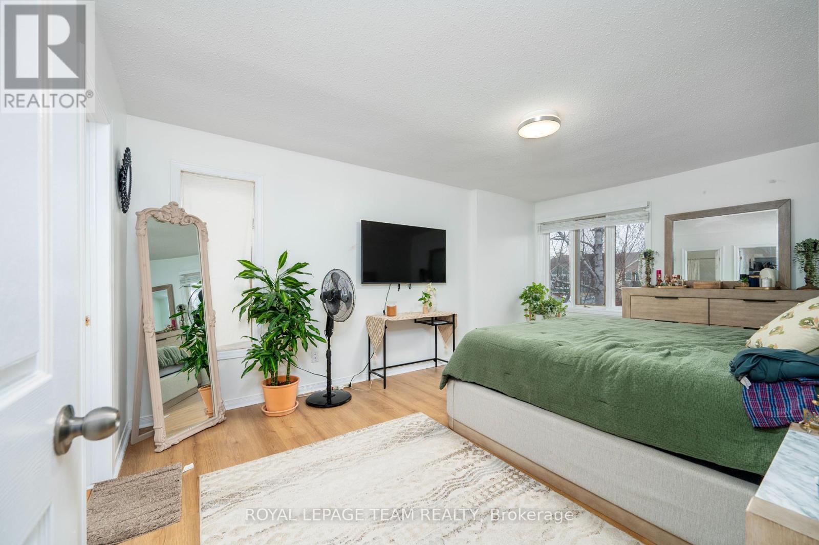 53 Havenhurst Crescent, Ottawa, Ontario  K1T 3E8 - Photo 15 - X12097454