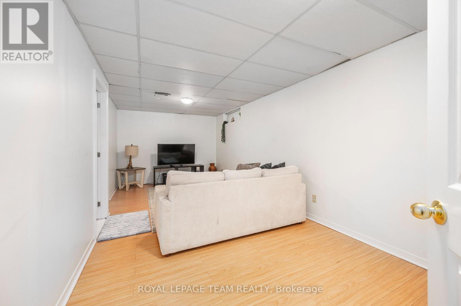 53 Havenhurst Crescent, Ottawa, Ontario  K1T 3E8 - Photo 24 - X12097454
