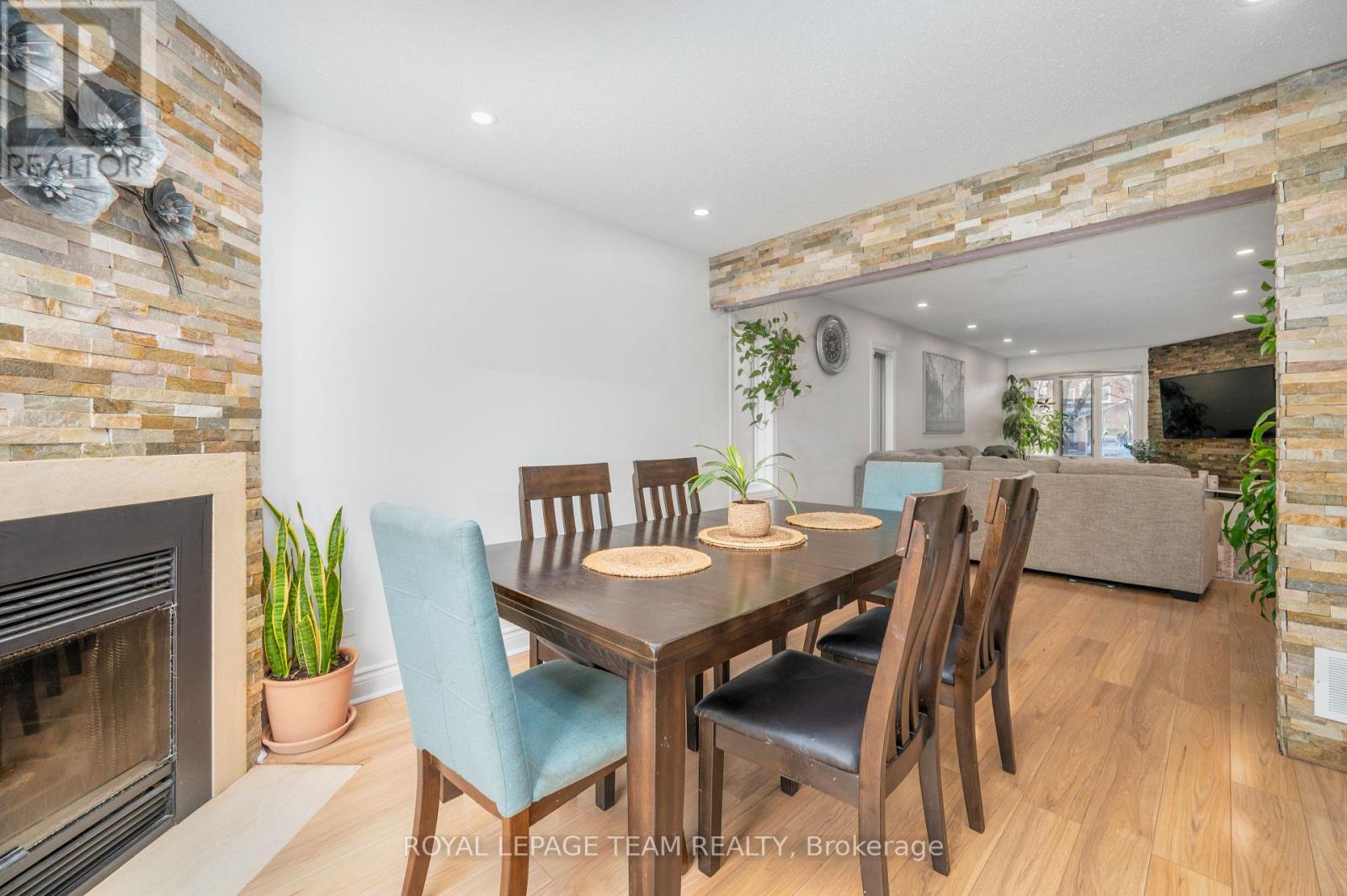 53 Havenhurst Crescent, Ottawa, Ontario  K1T 3E8 - Photo 9 - X12097454