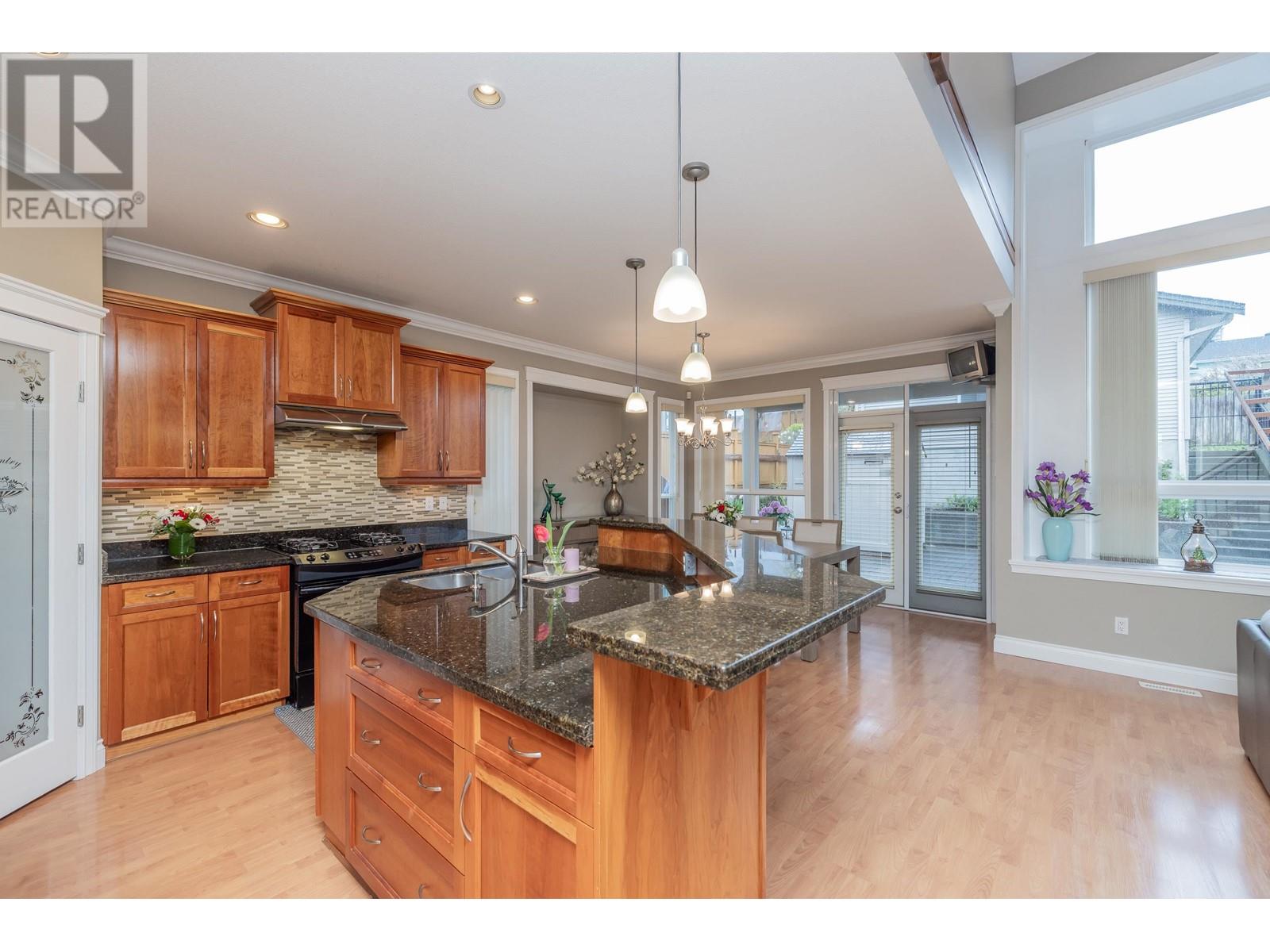 1021 Stewart Avenue, Coquitlam, British Columbia  V3K 2N7 - Photo 13 - R2988421