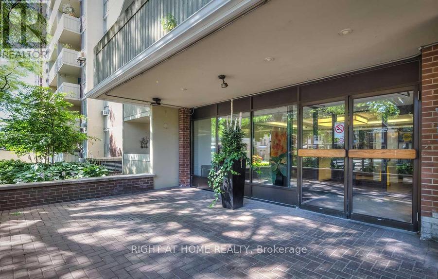 908 - 40 Homewood Avenue, Toronto, Ontario  M4Y 2K2 - Photo 1 - C12076521
