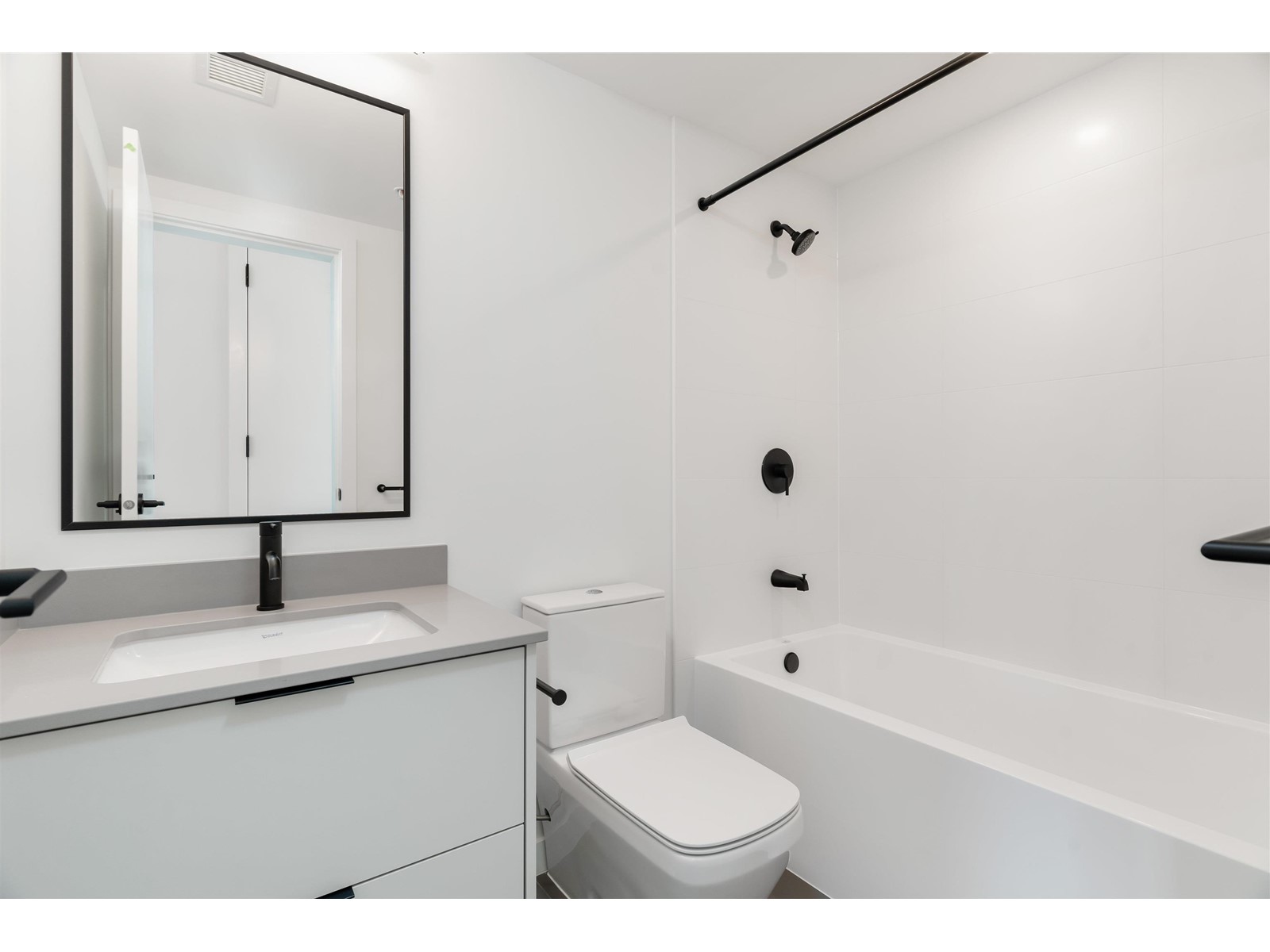 Th205 10225 Whalley Boulevard, Surrey, British Columbia V3T 0S2 - Photo 12 - R2993105