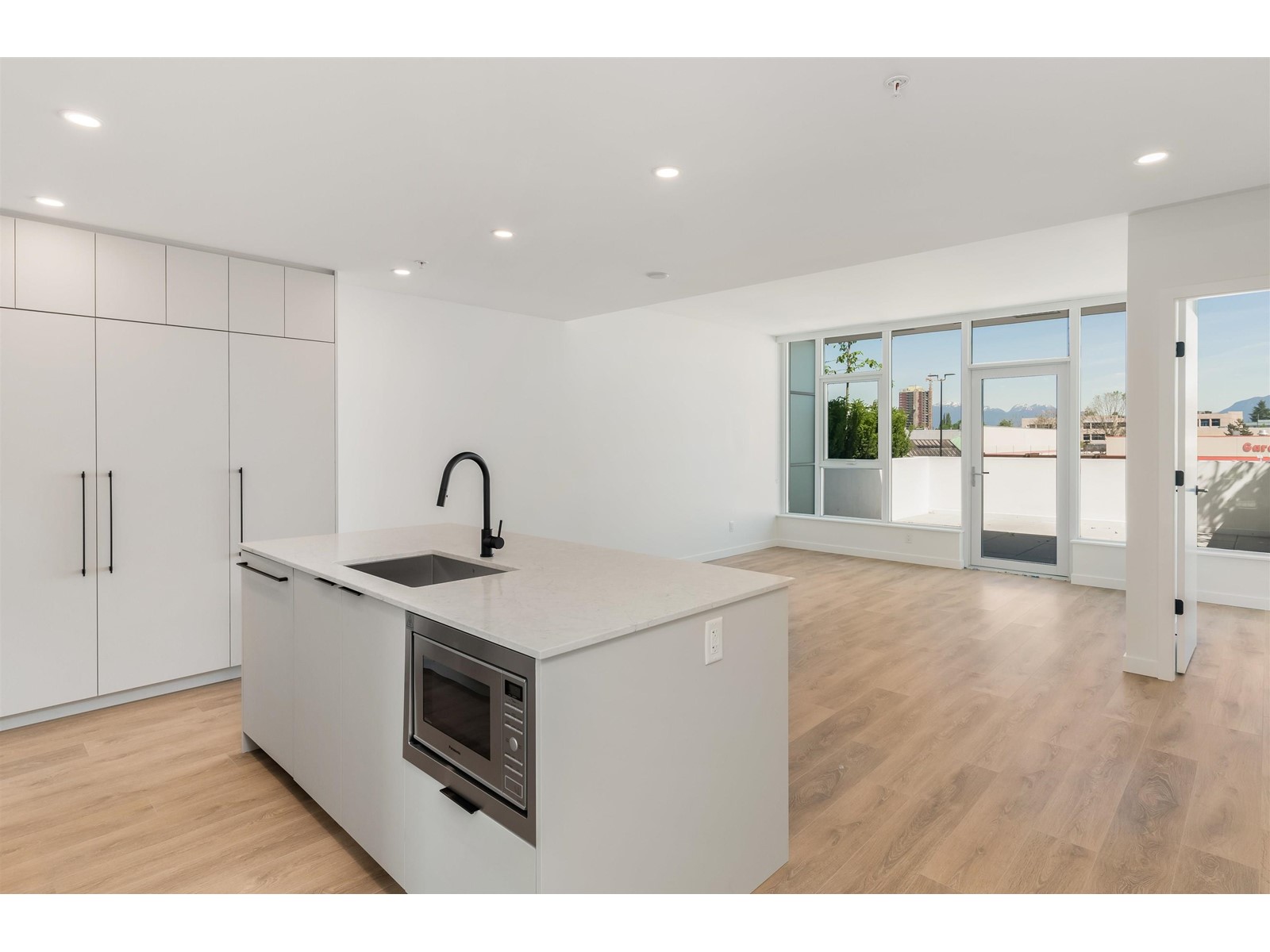 Property at TH205 10225 WHALLEY BOULEVARD image 3