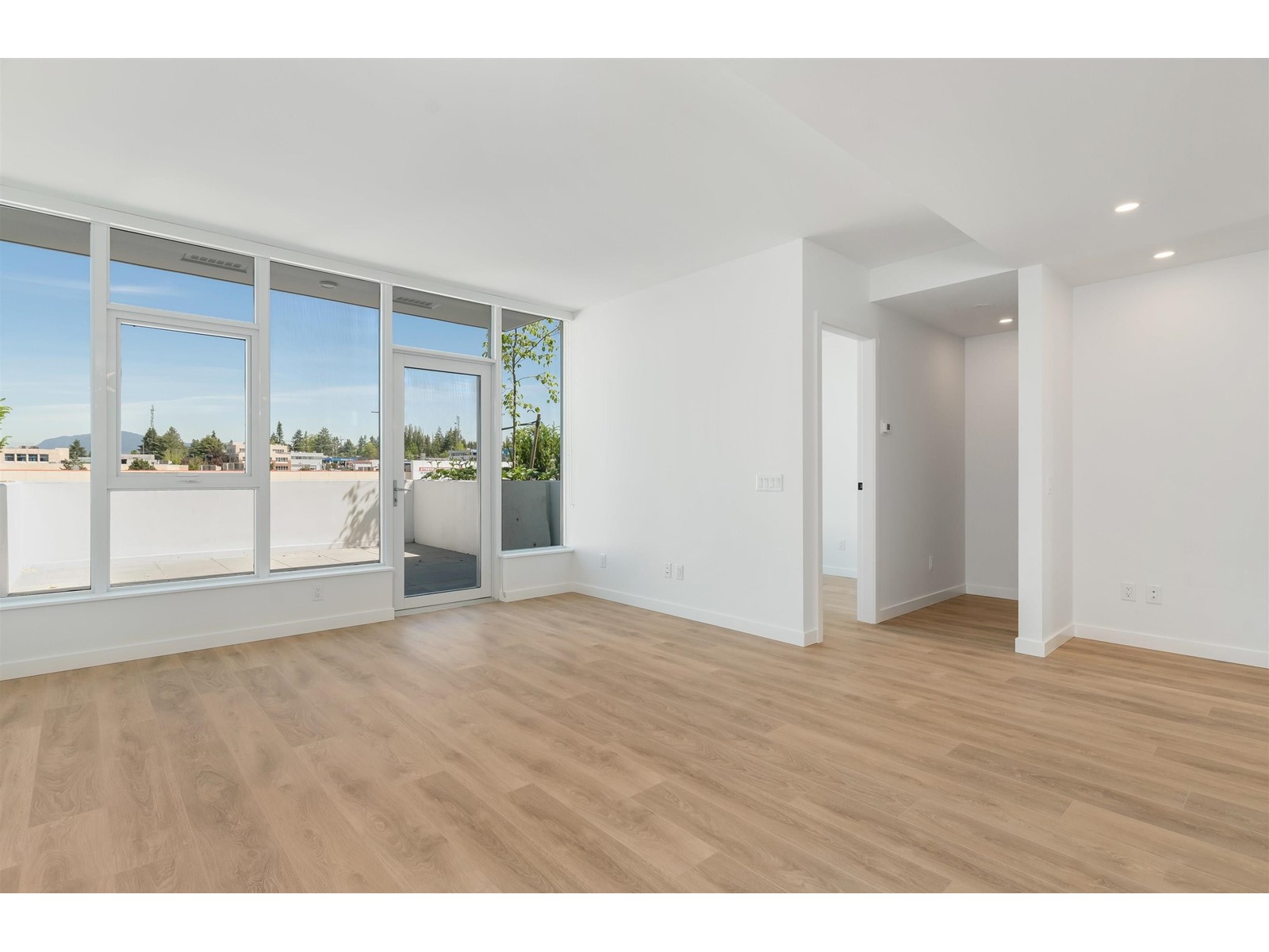 Th205 10225 Whalley Boulevard, Surrey, British Columbia V3T 0S2 - Photo 7 - R2993105