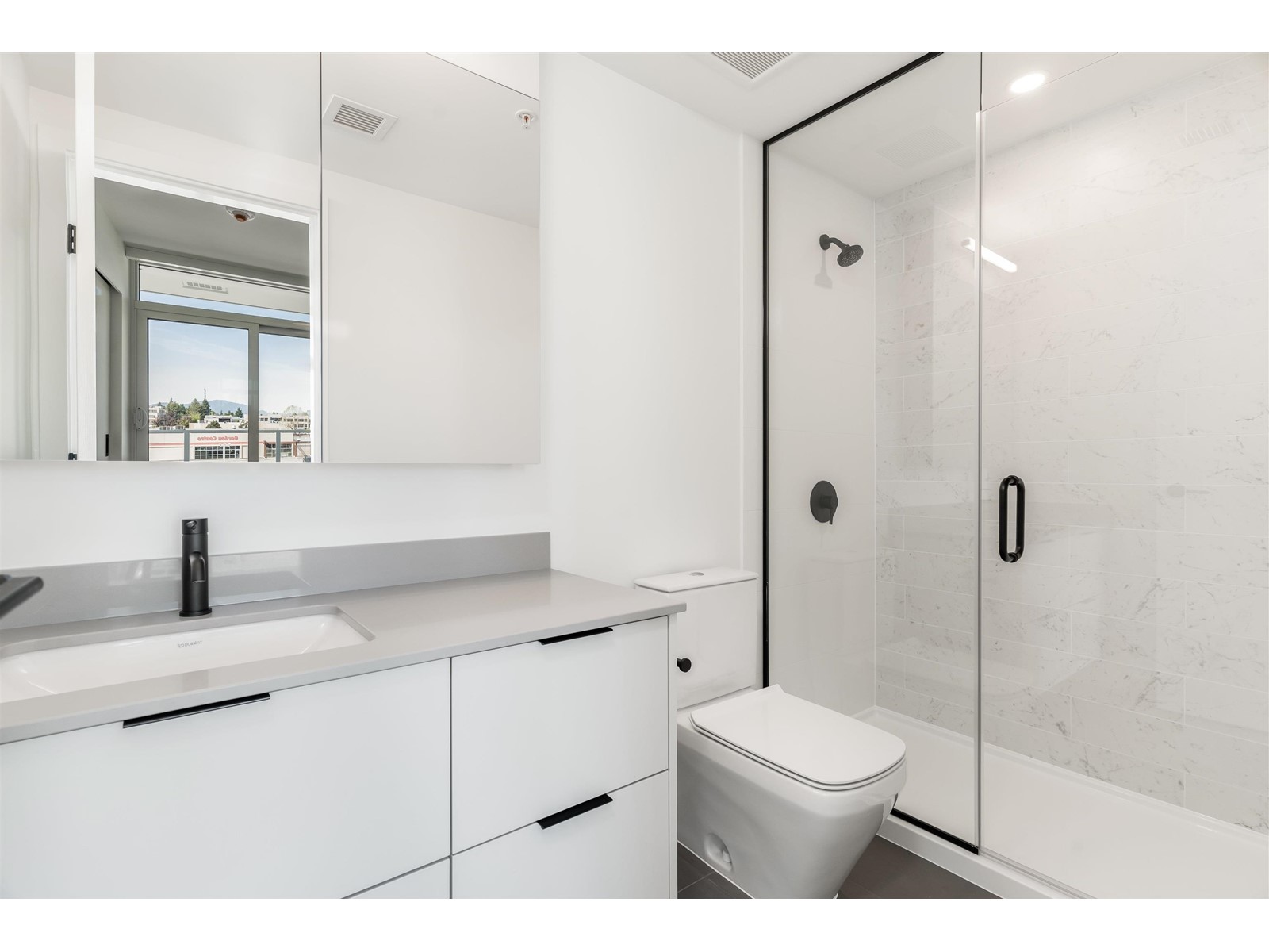 Th205 10225 Whalley Boulevard, Surrey, British Columbia V3T 0S2 - Photo 10 - R2993105