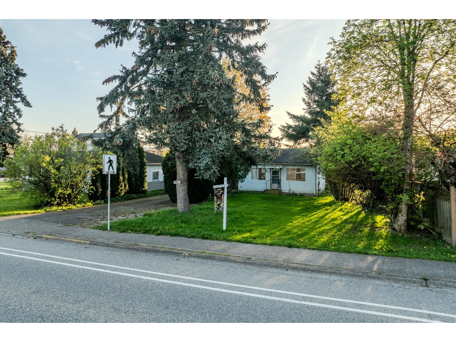 Property at 9405 BROADWAY STREET image 3