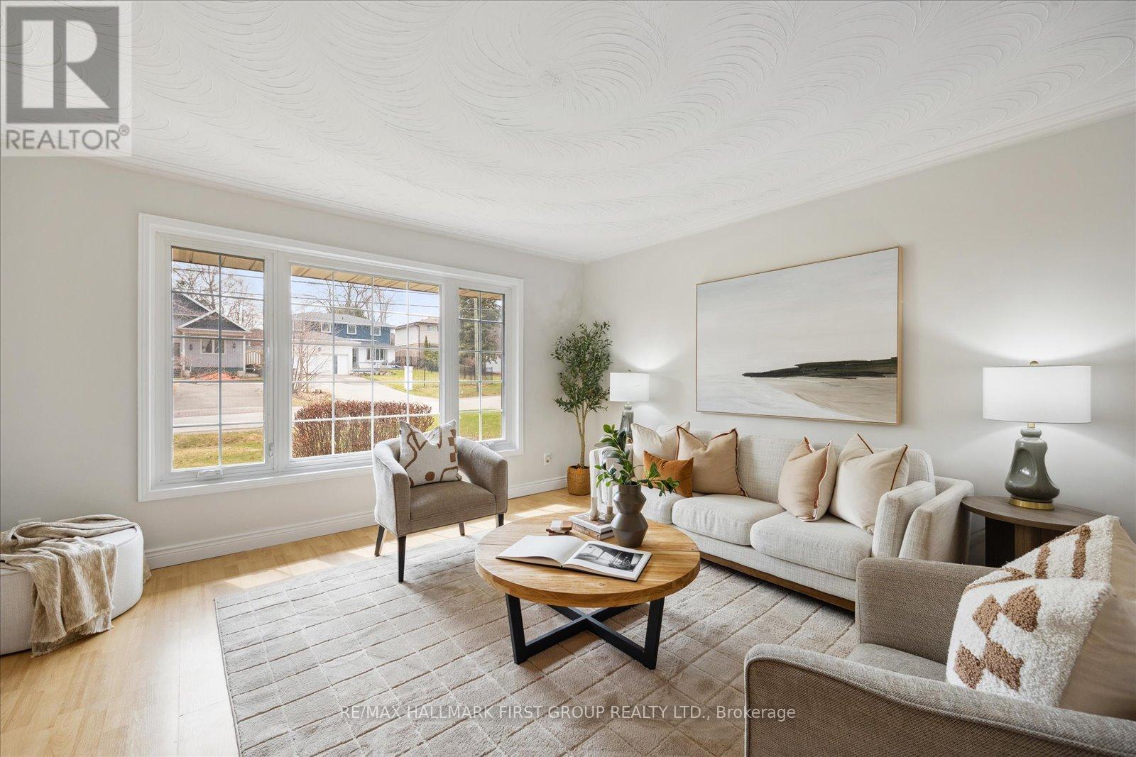 Property at 533 OAKWOOD DRIVE image 3
