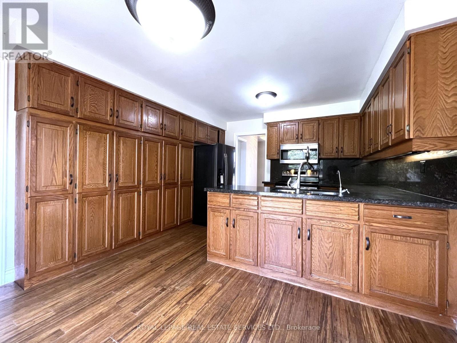 79 Doris Crescent, Newmarket, Ontario  L3Y 7V5 - Photo 10 - N12097474