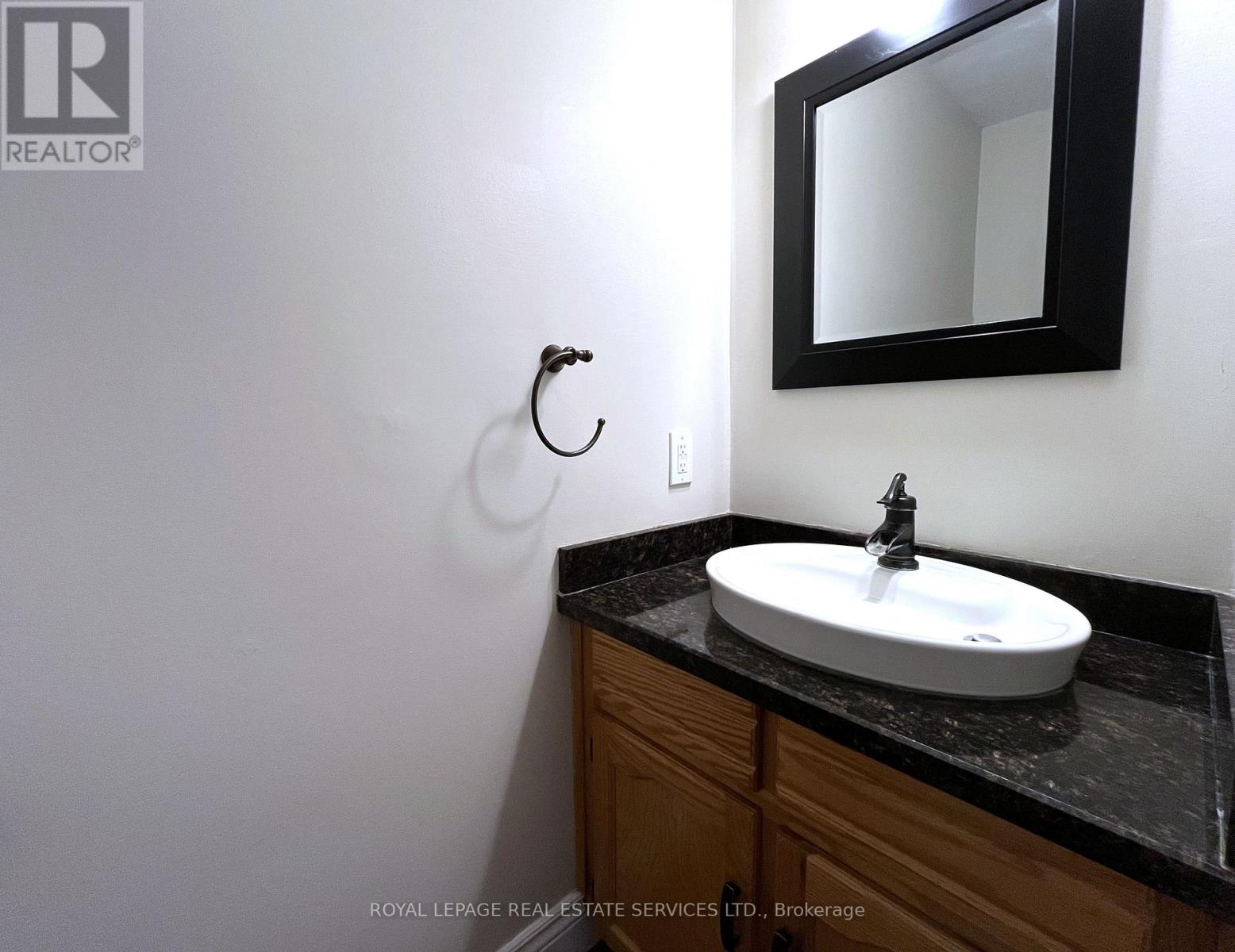 79 Doris Crescent, Newmarket, Ontario  L3Y 7V5 - Photo 15 - N12097474