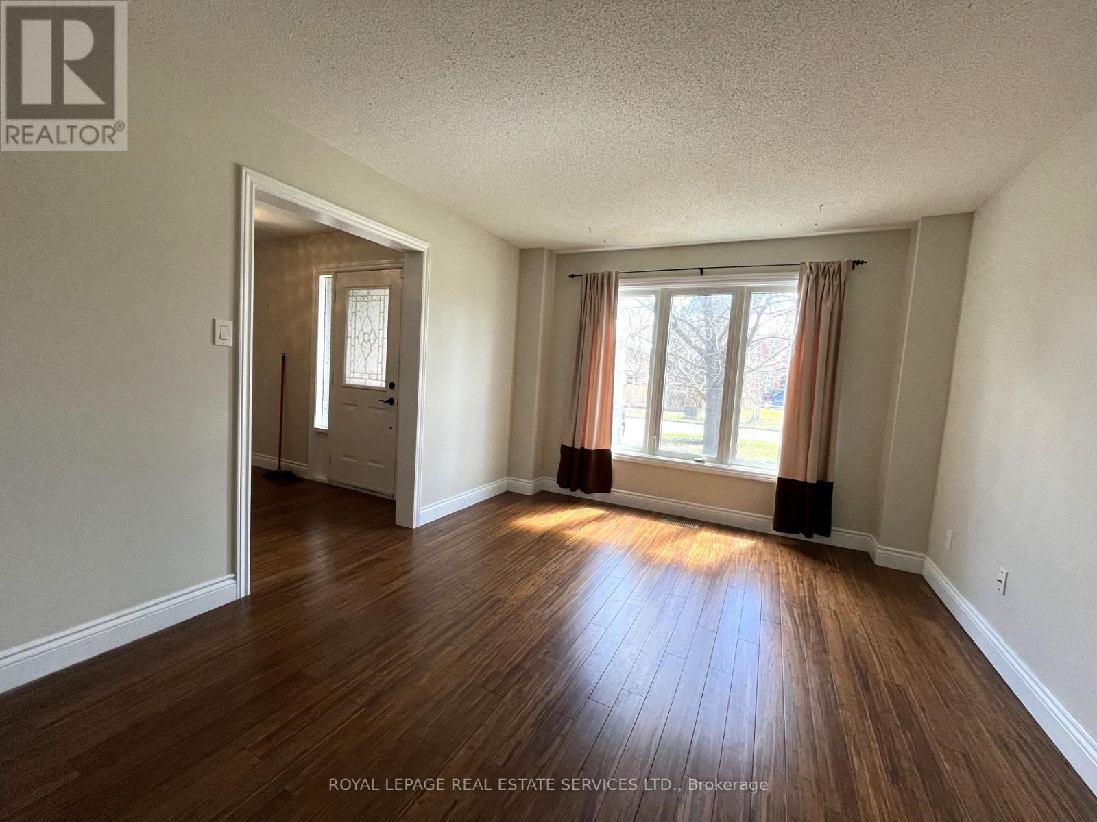 79 Doris Crescent, Newmarket, Ontario  L3Y 7V5 - Photo 7 - N12097474
