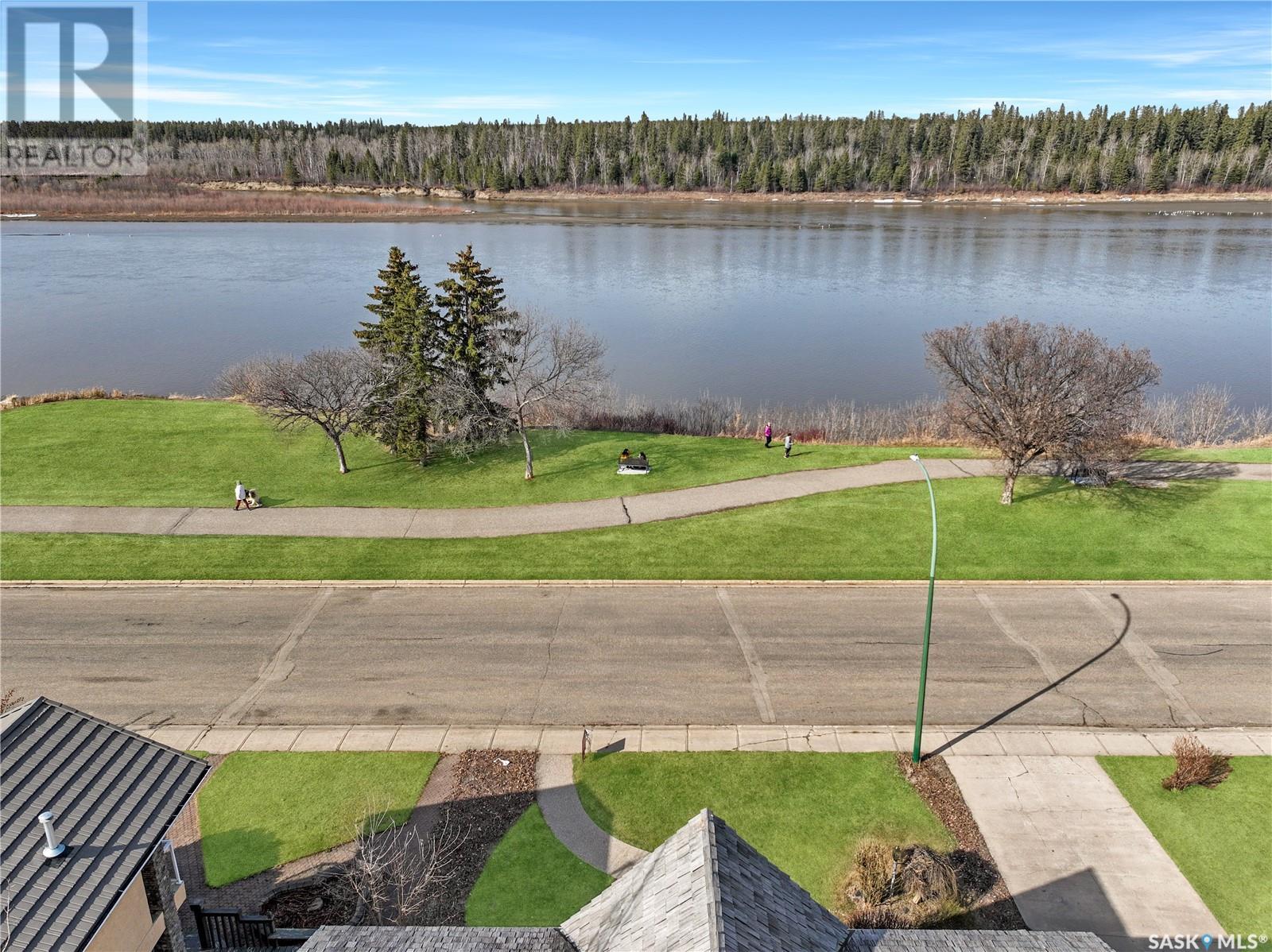 Property at 1219 River STREET E image 2
