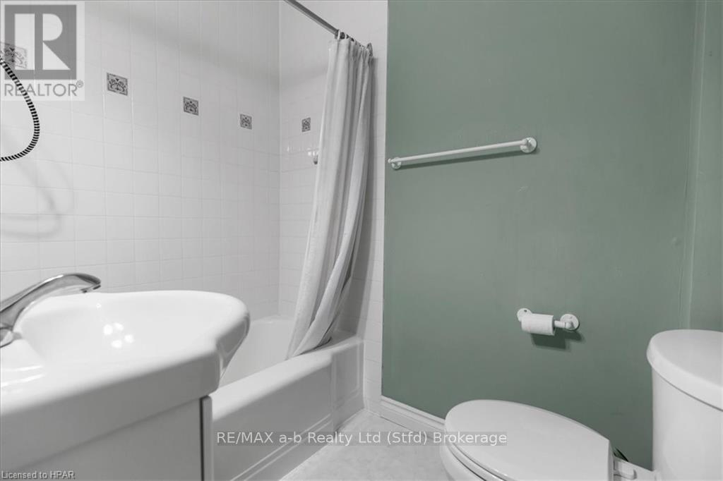 75 Youngs Street, Stratford, Ontario  N5A 1J5 - Photo 21 - X11880220