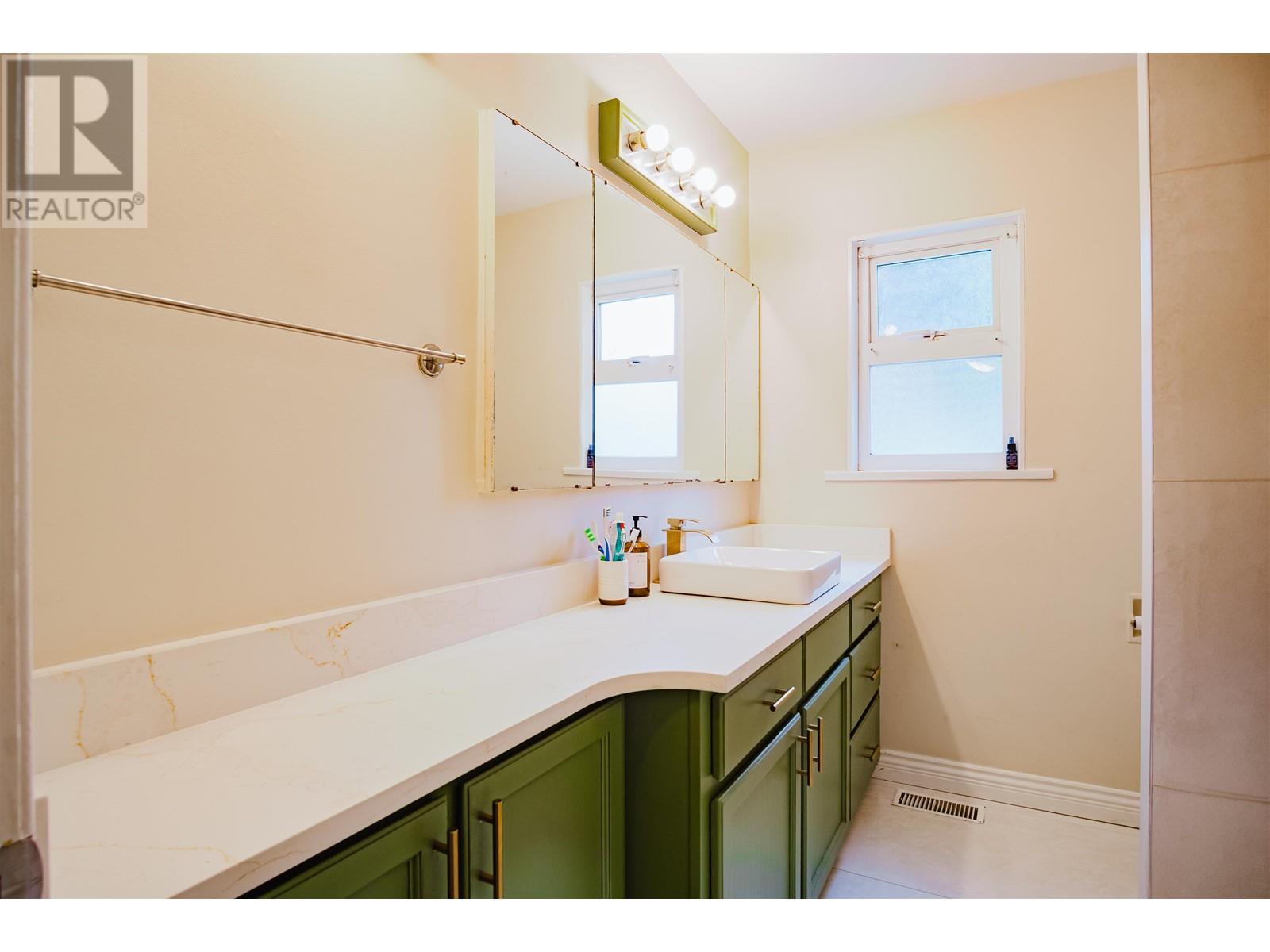 1648 Scarborough Crescent, Port Coquitlam, British Columbia  V3C 2R1 - Photo 13 - R2993082