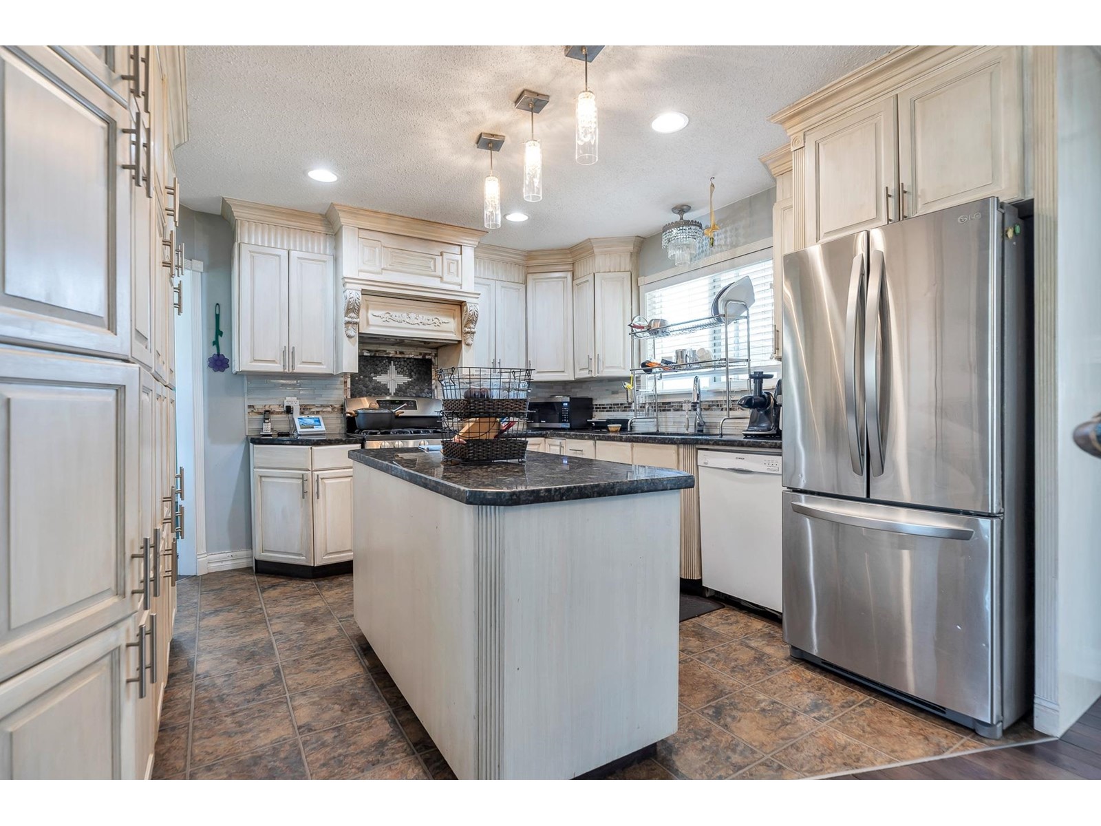 32678 Pandora Avenue, Abbotsford, British Columbia  V2T 3X1 - Photo 8 - R2992290