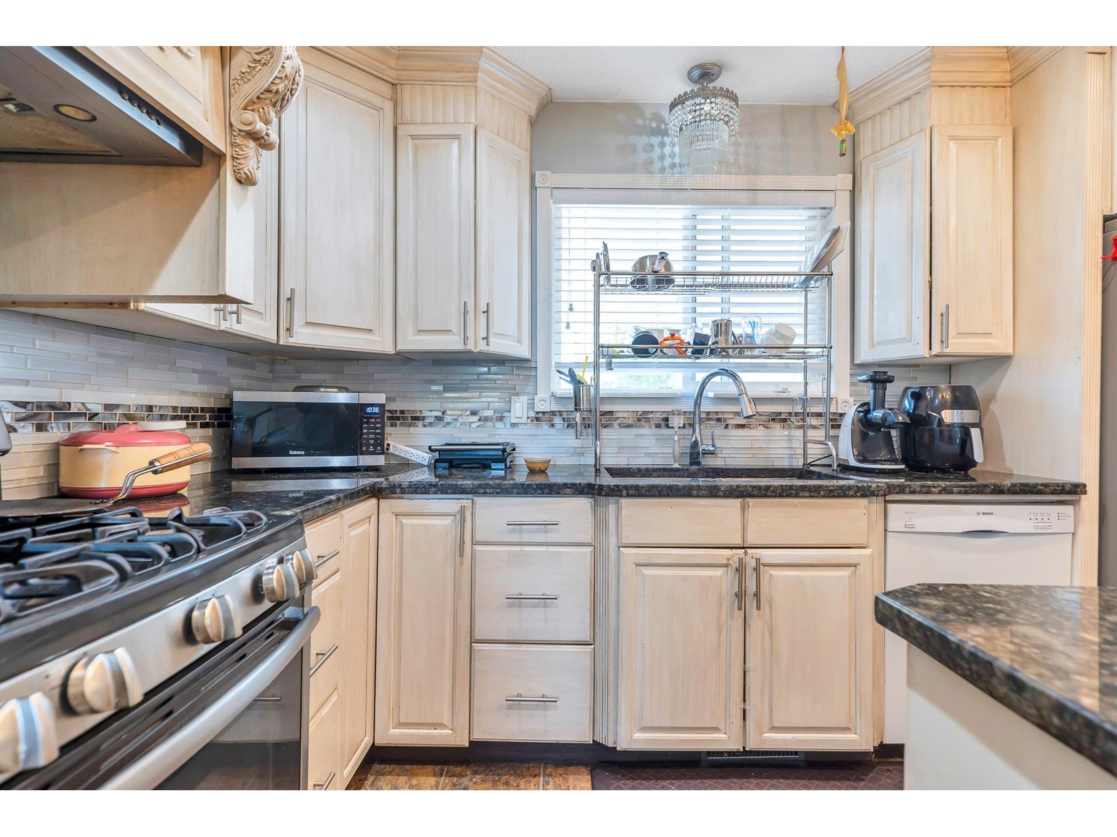 32678 Pandora Avenue, Abbotsford, British Columbia  V2T 3X1 - Photo 10 - R2992290