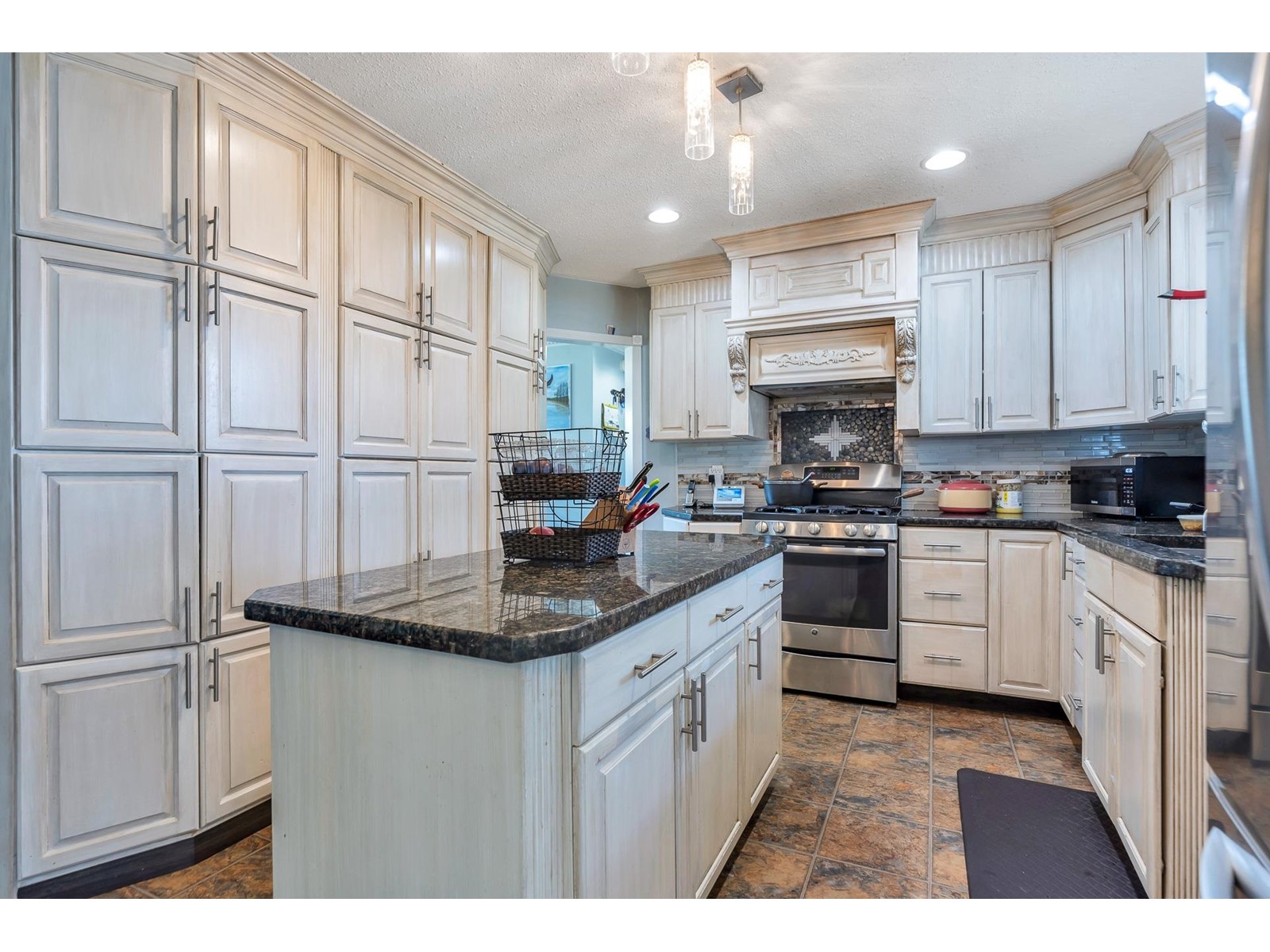32678 Pandora Avenue, Abbotsford, British Columbia  V2T 3X1 - Photo 9 - R2992290
