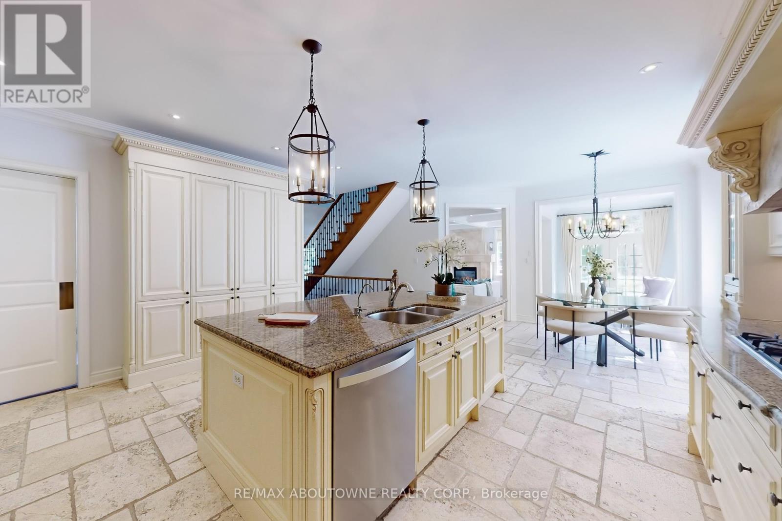 1175 Riverbank Way, Oakville, Ontario  L6H 6X4 - Photo 18 - W12097515