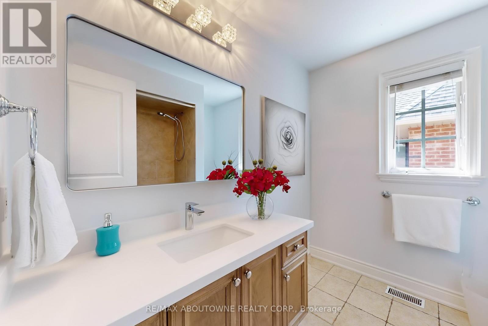 1175 Riverbank Way, Oakville, Ontario  L6H 6X4 - Photo 36 - W12097515