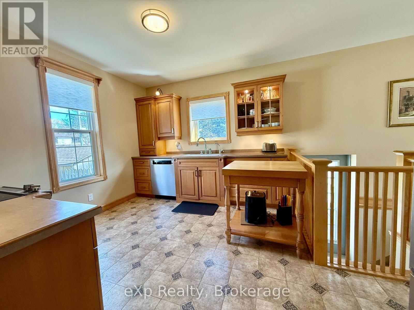 557 12th Avenue, Hanover, Ontario  N4N 2V4 - Photo 12 - X12097524