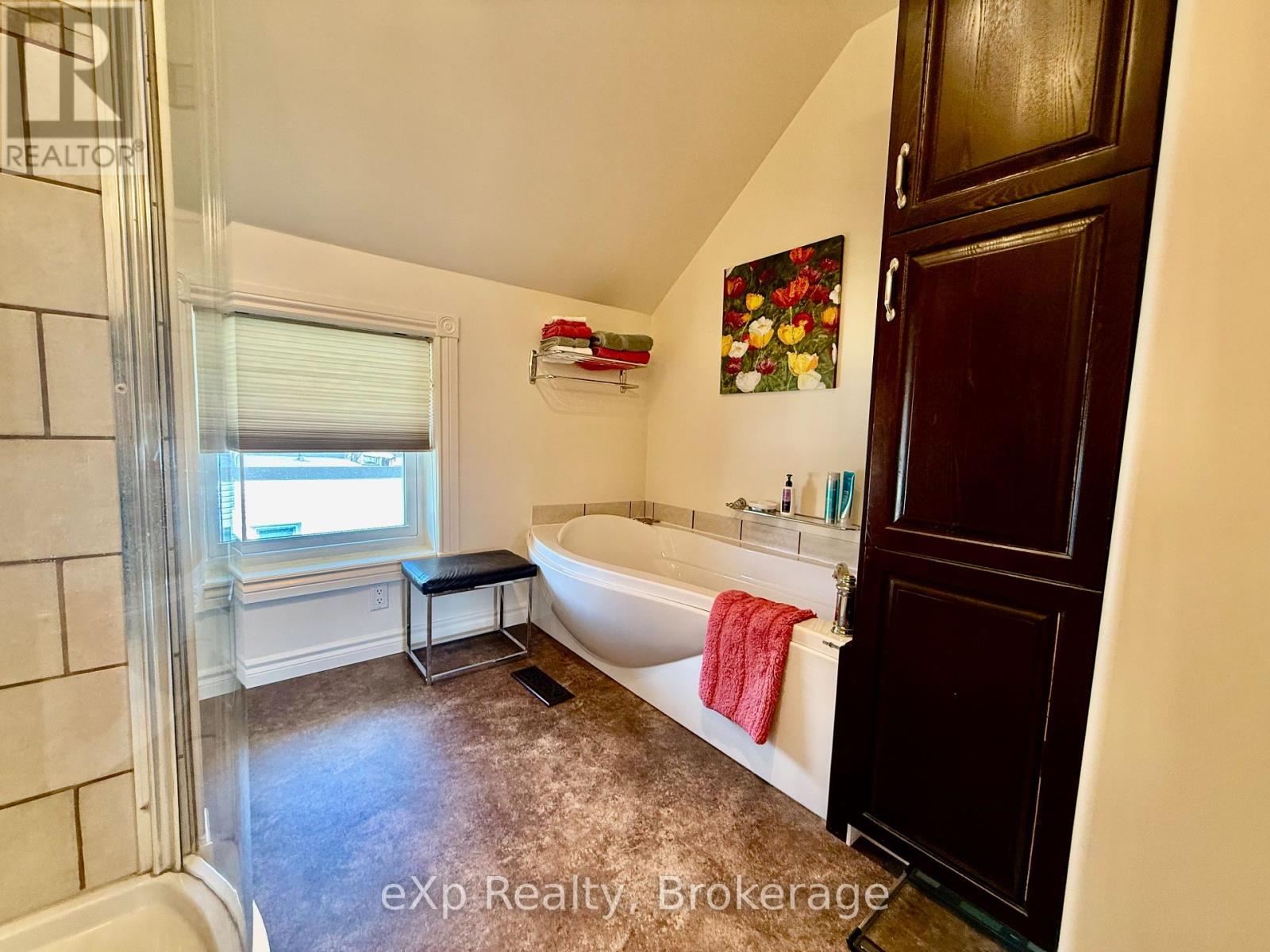 557 12th Avenue, Hanover, Ontario  N4N 2V4 - Photo 23 - X12097524