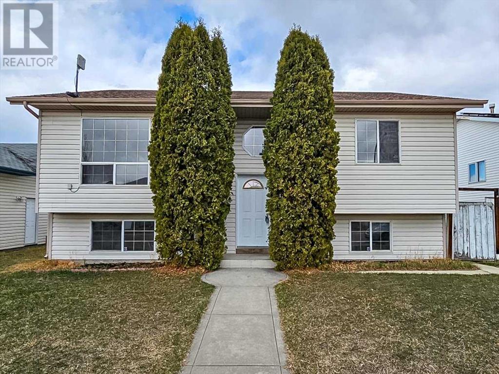 149 Lamont Close, Red Deer, Alberta  T4R 2R6 - Photo 1 - A2211227