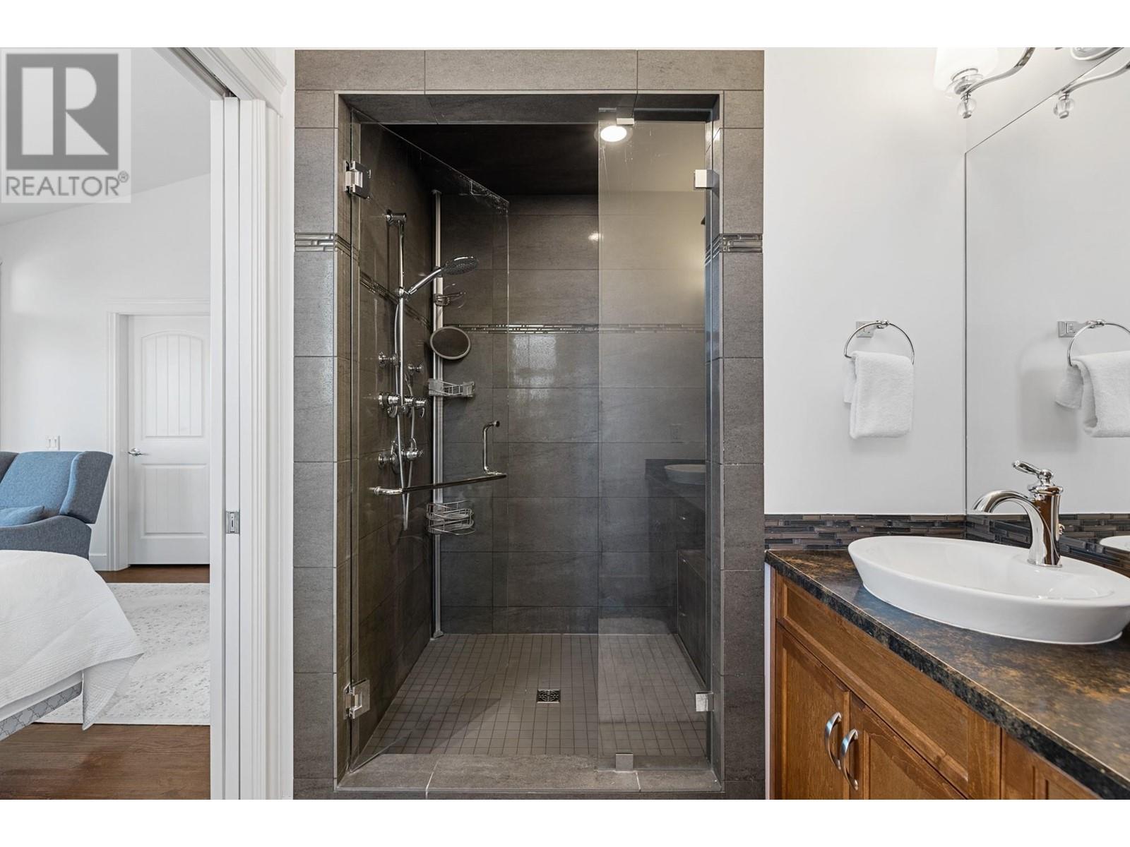 Property at 374 Trumpeter Court image 5