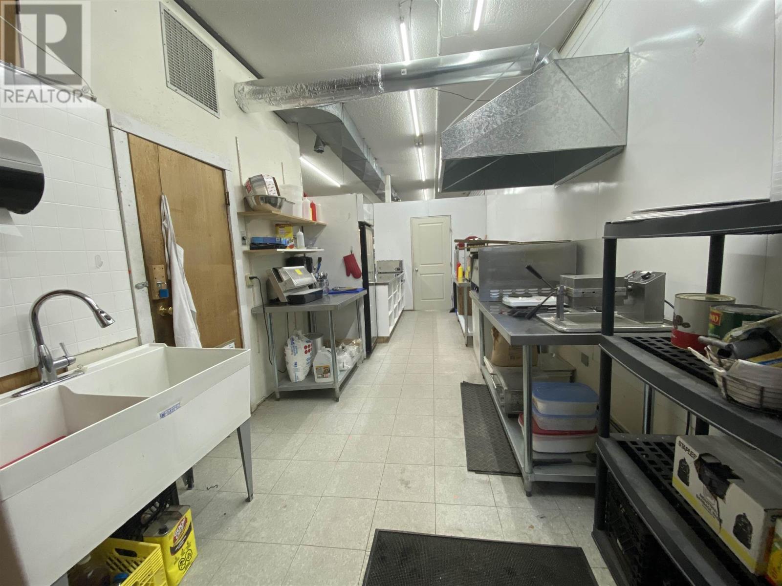 Main Floor 238 Red River Road Rd, Thunder Bay, Ontario  P7B 1A6 - Photo 12 - TB250396