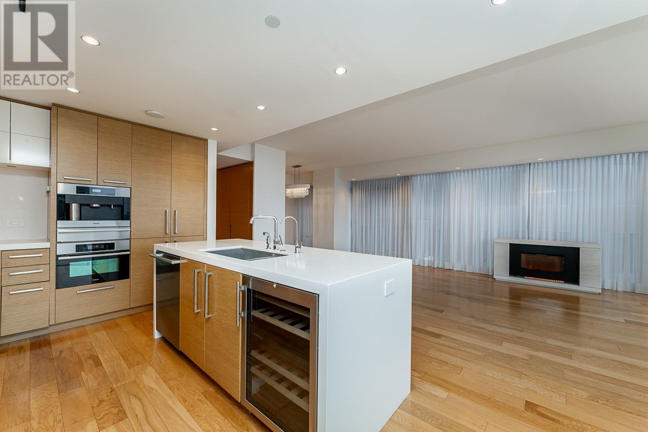 Listing Picture 15 of 40 : 2202 667 HOWE STREET, Vancouver / 溫哥華 - 魯藝地產 Yvonne Lu Group - MLS Medallion Club Member