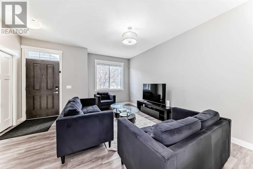 Property at 565 Evanston Manor NW image 5